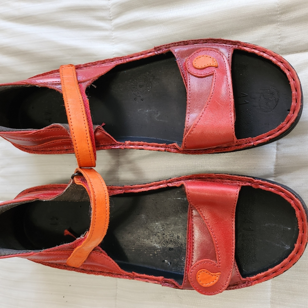 Naot leather sandals